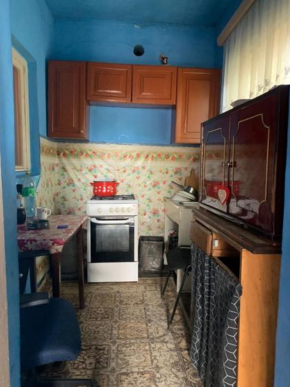 Casă cu 4 camere cu Canalizare în Central