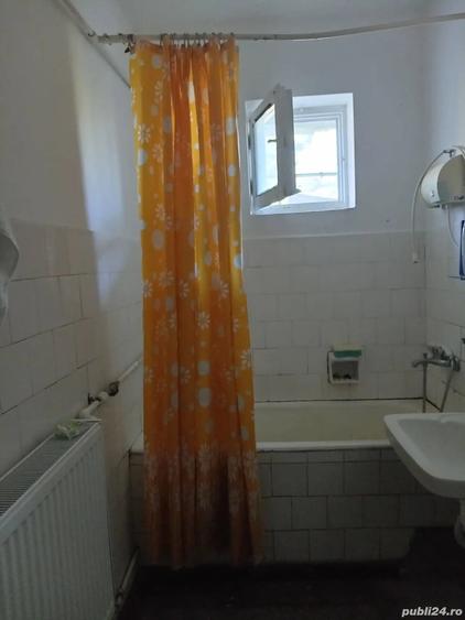 Apartament cu 3 camere decomandat în Exterior Vest