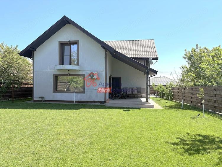 Casă cu Teren 584 Mp în Holboca