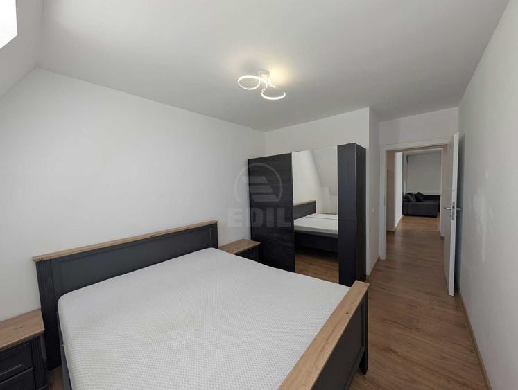 Apartament cu 3 camere semidecomandat în Florești