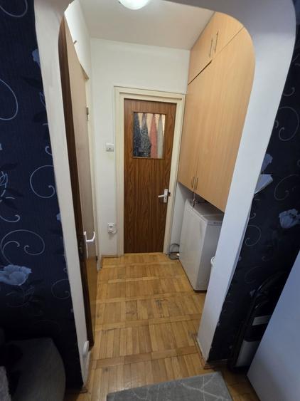 Apartament cu 2 camere semidecomandat, mobilat în Gorjului