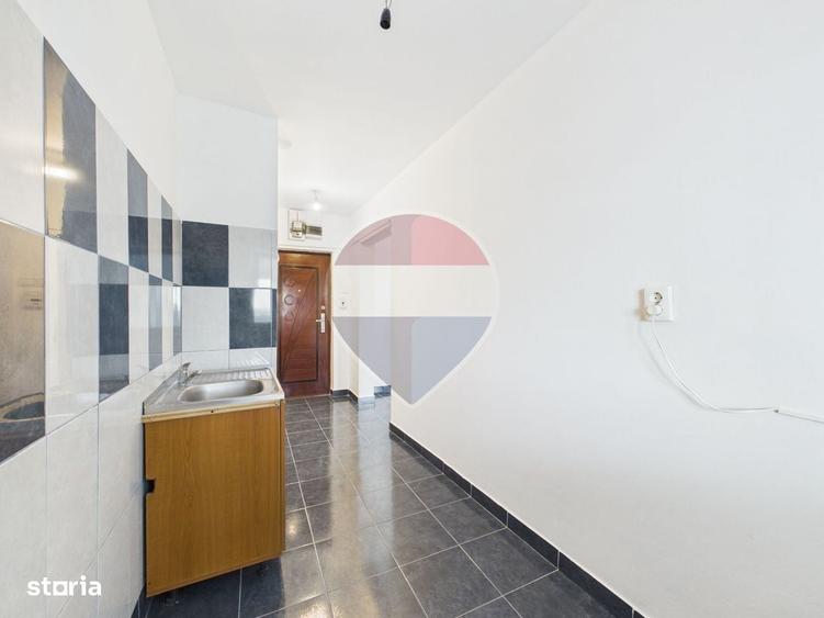 Garsoniera spatioasa si renovata in Rahova - 11