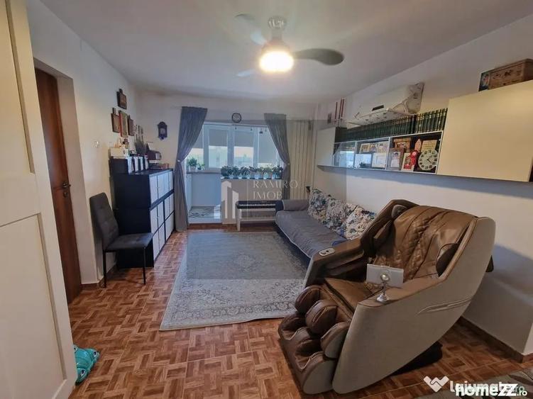Apartament cu 4 camere semidecomandat în Central