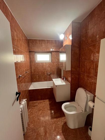 Apartament cu 3 camere decomandat în Grigorescu