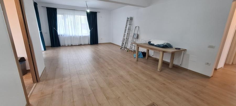 Casă individuală cu 4 camere cu Canalizare în Balotești