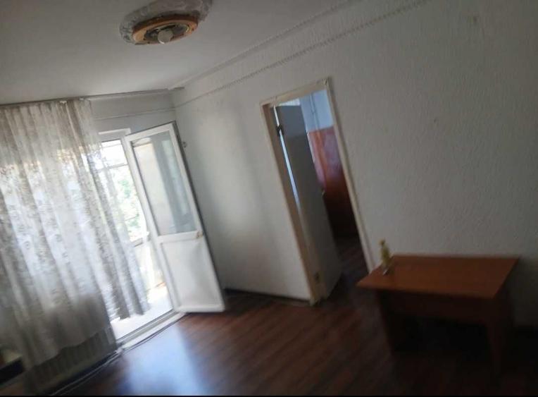 Apartament cu 2 camere semidecomandat în Malu Roșu