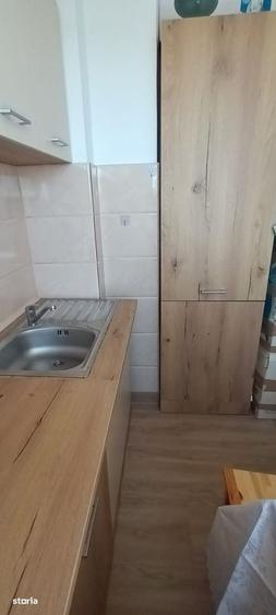 Garsonieră în Titan