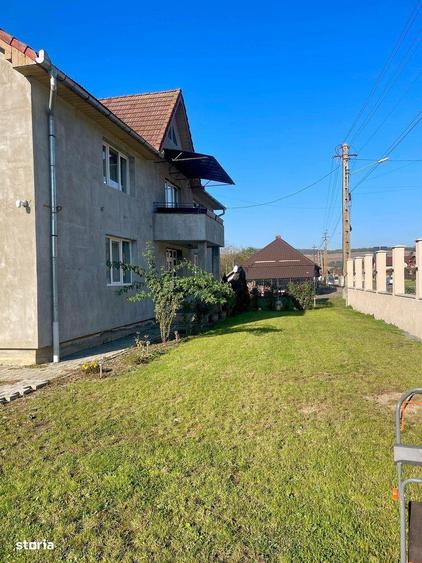 Casă cu 6 camere cu Teren 1200 Mp în Mociu