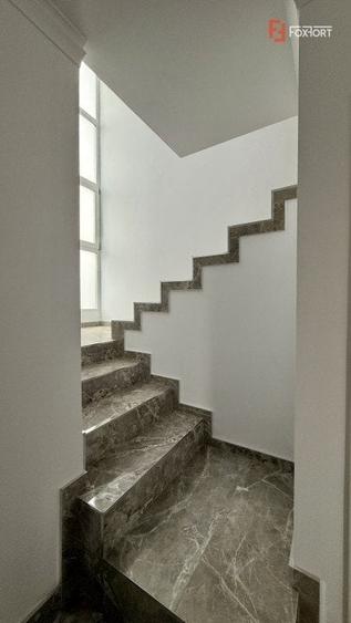 Duplex cu 3 camere cu Canalizare în Giarmata