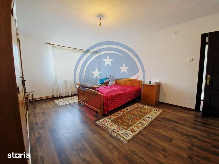 Casă cu 5 camere cu Teren 2936 Mp în Coșoveni