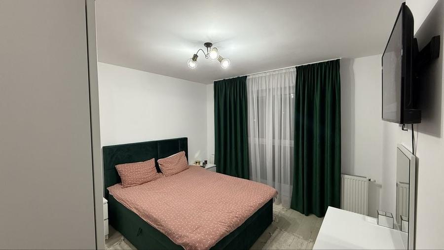 Apartament cu 2 camere decomandat în Tractorul