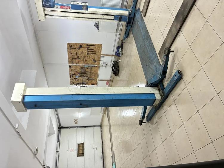 Spațiu comercial, de 80 mp, în Oltișoru