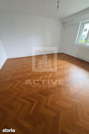 Apartament cu 3 camere în Plopilor