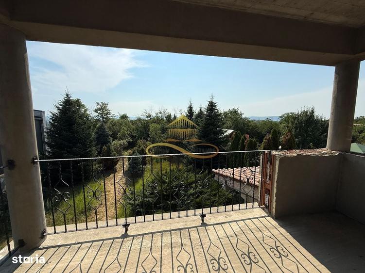 Casă cu 4 camere în Dumbrava