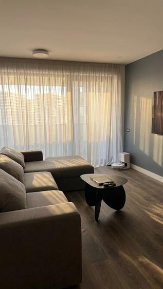 Apartament cu 2 camere semidecomandat, mobilat în Băneasa
