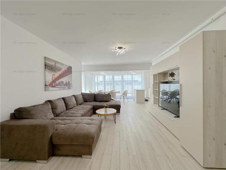 Apartament cu 3 camere decomandat, mobilat în Central