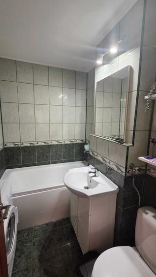 Apartament cu 3 camere decomandat în Exterior Vest