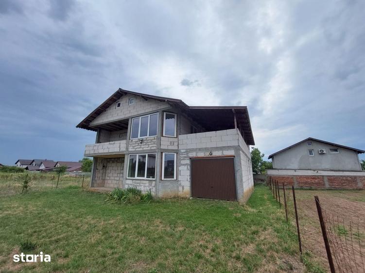 Casă cu 5 camere cu Teren 500 Mp în Ghercești