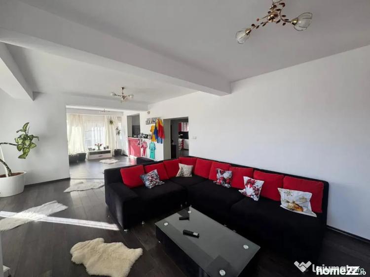 Casă cu 7 camere cu Teren 960 Mp în Central