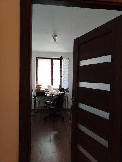 Apartament cu 4 camere decomandat, mobilat în Central