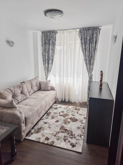 Apartament cu 3 camere decomandat în Exterior Vest