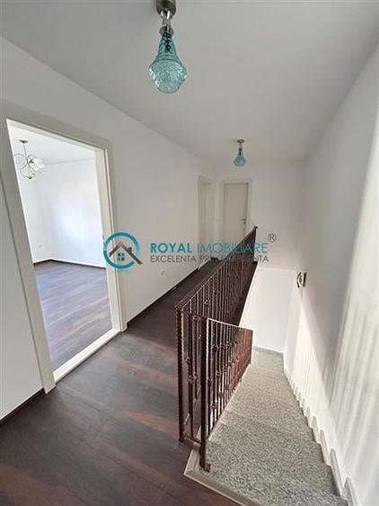 Duplex cu 4 camere cu Canalizare în Strejnicu
