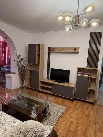 Apartament cu 2 camere semidecomandat în Ultracentral