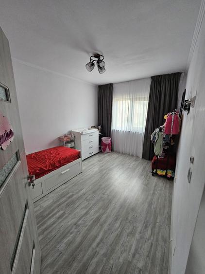 Casă cu 4 camere în Lăpuș