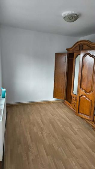Vand apartament 3 camere decomandat - 6