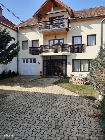 Casă cu 4 camere în Central