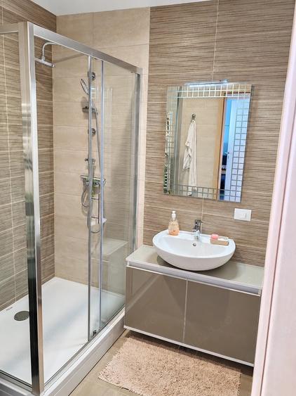 Apartament cu 2 camere decomandat în Tractorul