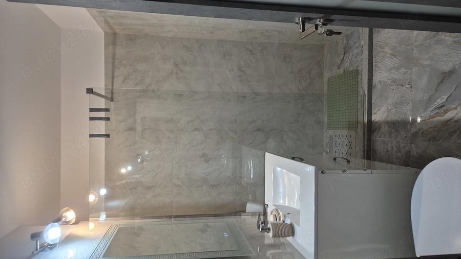 Apartament cu 4 camere decomandat în Central