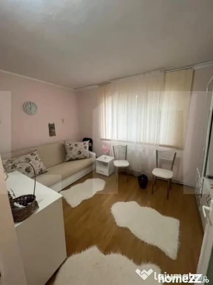 Apartament spa?ios 49 mp, 2 dormitoare, balcon Zona Doj - 2