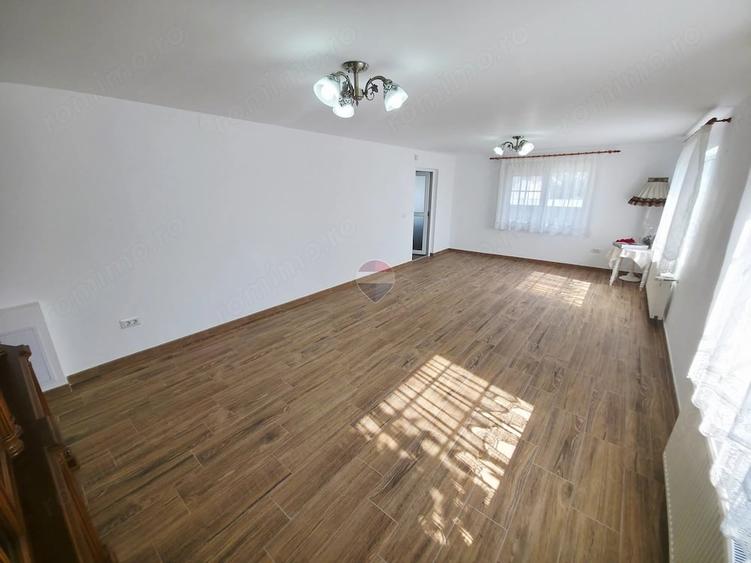Casă cu 3 camere cu Teren 2836 Mp în Zănești