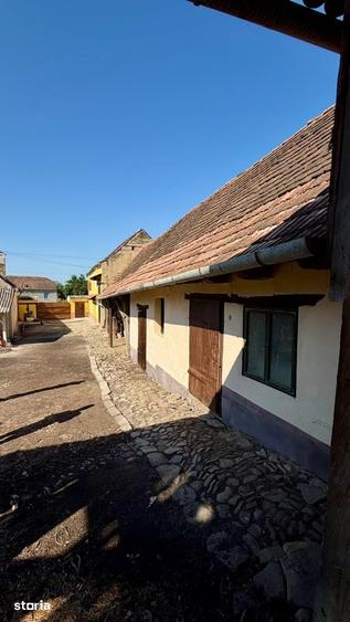 Casă cu 4 camere cu Teren 2100 Mp în Brădeni