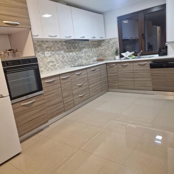 Casă cu 4 camere cu Teren 700 Mp în Central