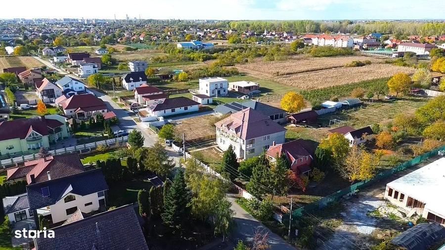 Casă cu 4 camere cu Teren 1300 Mp în Păulești