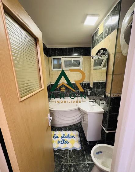Apartament cu 3 camere semidecomandat, mobilat în Berceni