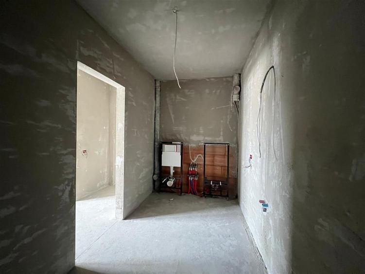 Penthouse cu 3 camere semidecomandat în Orașul Vechi