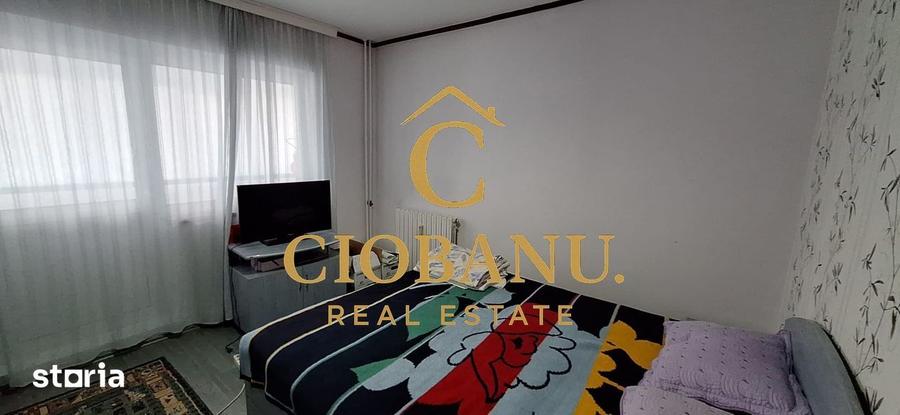 Apartament cu 3 camere decomandat, mobilat în Rovine