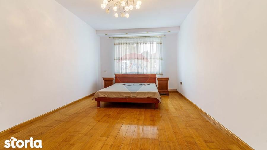 Apartament cu 3 camere, mobilat în Bună Ziua