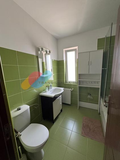 Apartament cu 3 camere decomandat în Florești