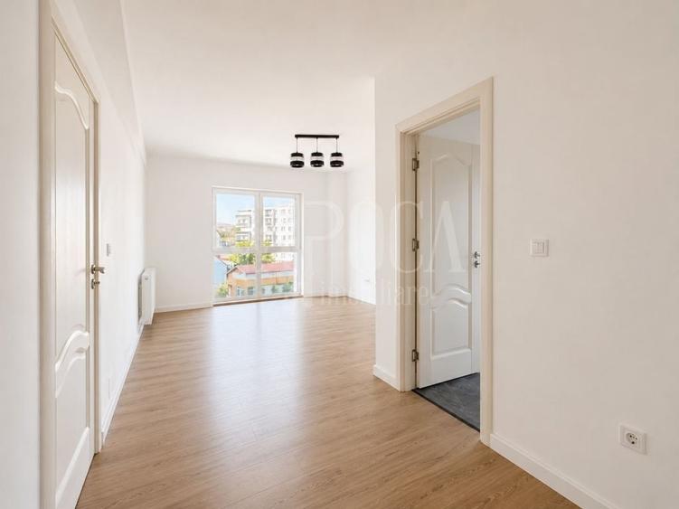 Apartament cu 4 camere semidecomandat în Dâmbul Rotund