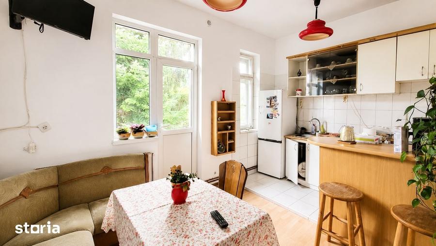 Apartament cu 3 camere decomandat în Central