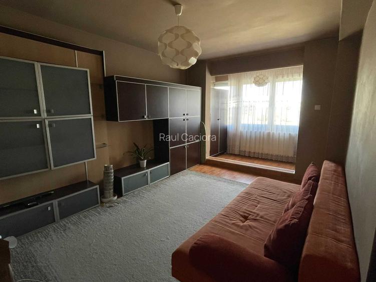 Apartament 2 camere foarte spatios in zona linistita (aproape de piata Rogerius)