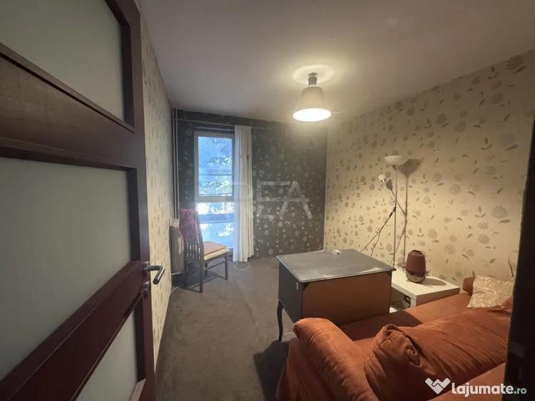Apartament cu 4 camere decomandat în Titan