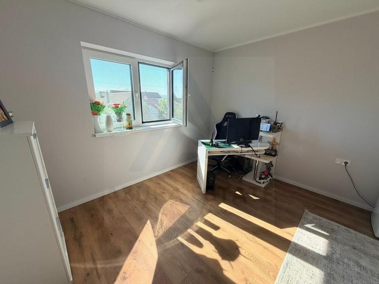 Casă individuală cu 4 camere cu Teren 270 Mp în Cristian