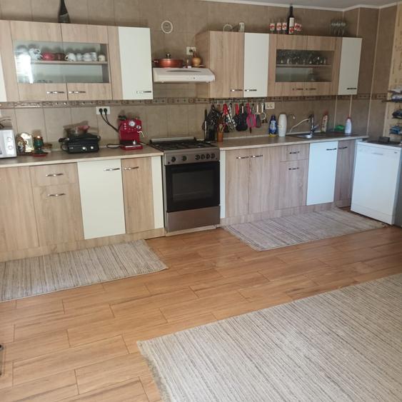 Casă cu 4 camere cu Teren 1100 Mp în Central