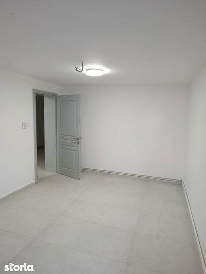 Spațiu comercial, de 22 mp, în Zorilor