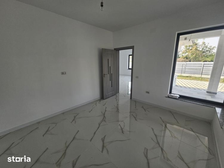 Casă cu 4 camere decomandat cu Teren 500 Mp în Ștefănești